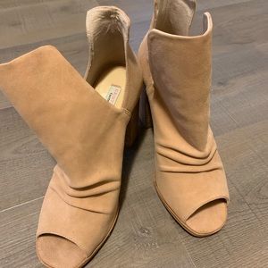 Kristin Cavallari ChineseLaundry booties 9.5 blush